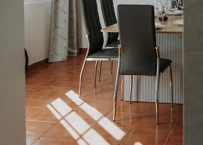 Serenity Sao Roque 2 Bedroom House In With Parking فونشال