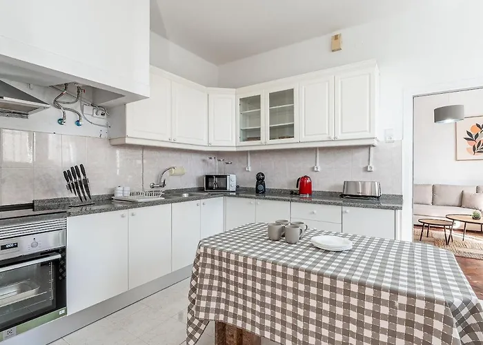 Serenity Sao Roque 2 Bedroom House In With Parking بيت للعطل فونشال