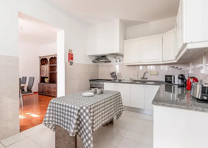 Nyaraló Serenity Sao Roque 2 Bedroom House In With Parking