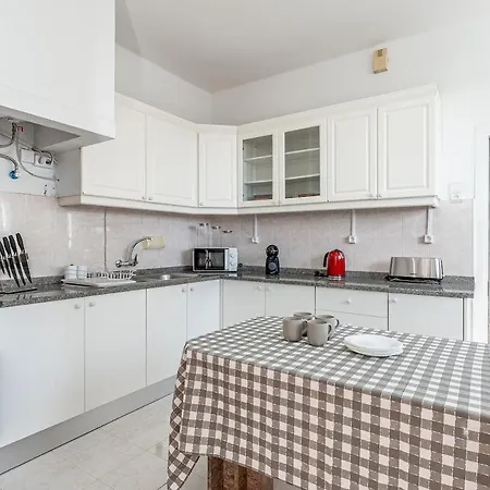 Serenity Sao Roque 2 Bedroom House In With Parking Tatil Evi Funchal